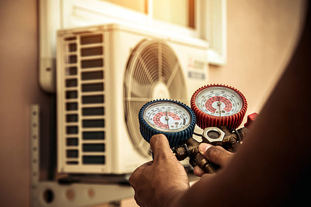 Professional Hvac technician working in Jamestown, OH